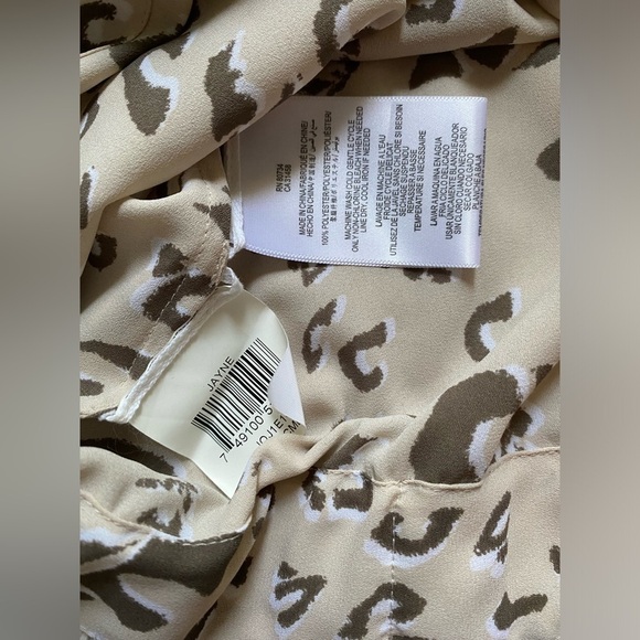 BCBG MaxAzria Jayne Leopard Blouse 🐾 - Picture 6 of 10